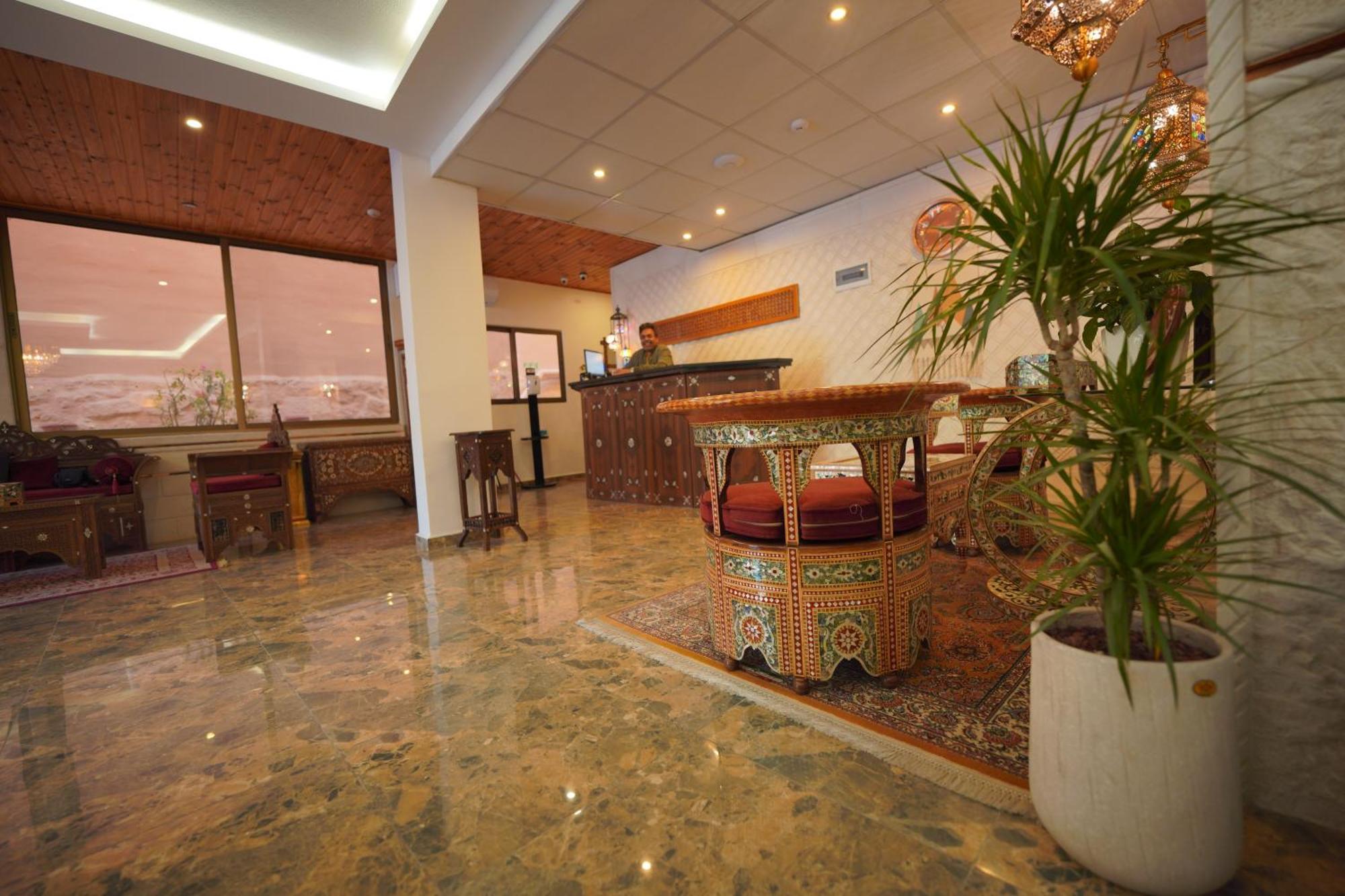 Petra Plaza Hotel Wadi Musa Buitenkant foto